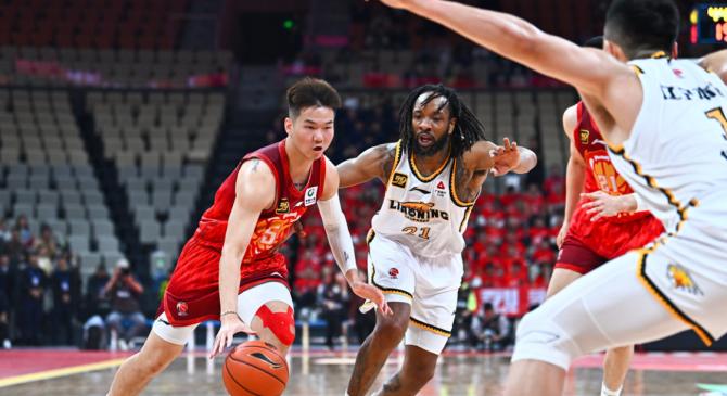 国际比赛日深圳男篮备战西甲；外线爆发细节曝光；气氛紧张；球队文化再被提及的简单介绍