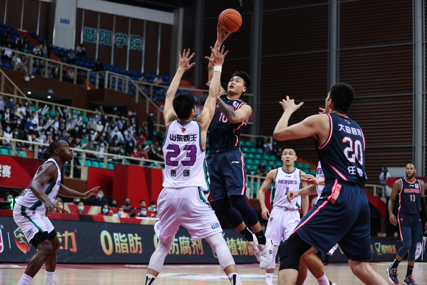 加时末段山东男篮备战CBA常规赛，调整名单细节曝光，气氛紧张，资深球员宣示担当的简单介绍