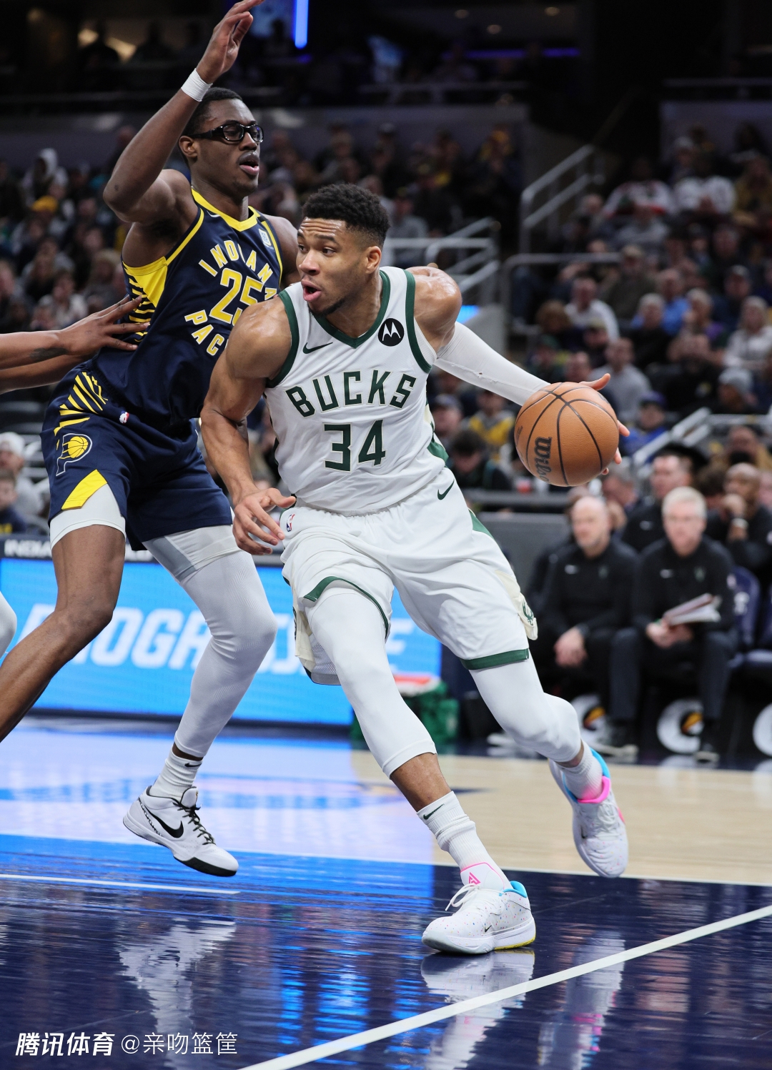 包含欧超杯赛前走向成谜；密尔沃基雄鹿临场应变；媒体盛赞；心理建设被强调的词条