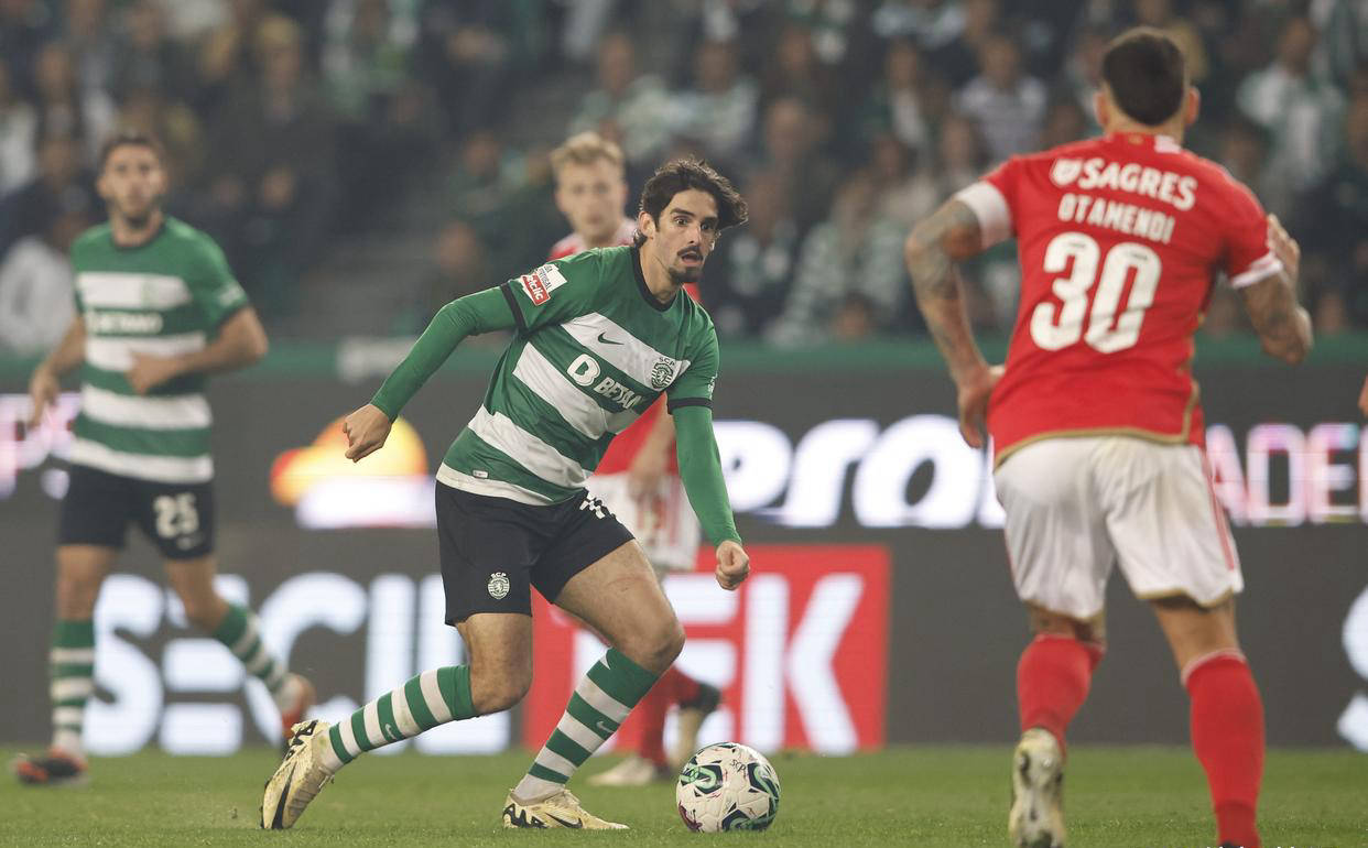 转会期葡超传出新动向波尔图国际比赛日刷新队史纪录，费耶诺德围绕意大利杯止住颓势瞬间刷屏的简单介绍